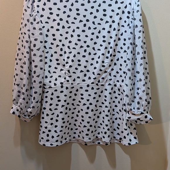 PerSeption Concept Monochrome Leaf Print Top - Picture 7 of 10